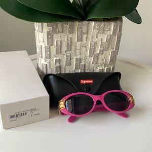 New supreme plaza sunglasses Magenta